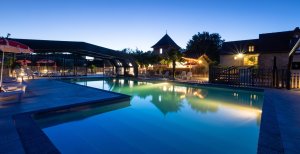 Espace aquatique de nuit